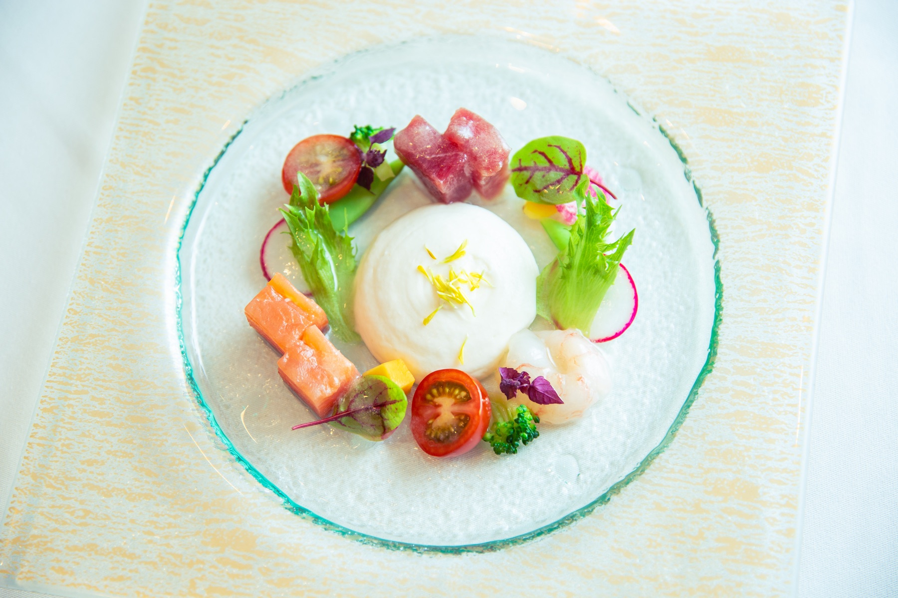 料理の構成が伝わるメニュー写真